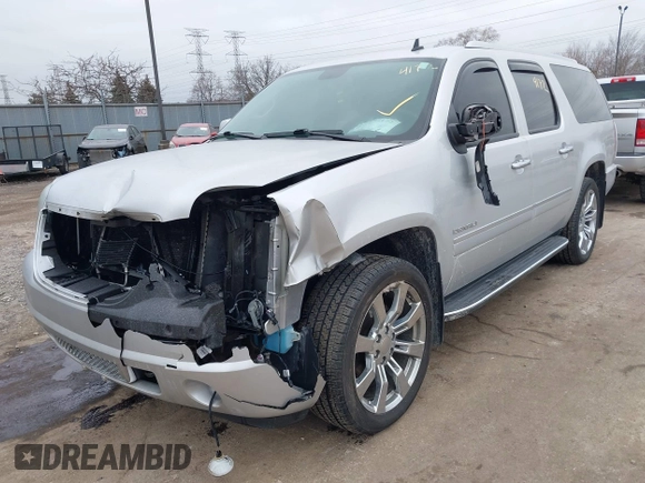 2014 GMC Yukon XL Denali with VIN 1GKS2MEF1ER246201, listed as a IAAI auction lot 41454172 with 135,394 mi miles. Bid and sale history available at carsss.com. Image 6.