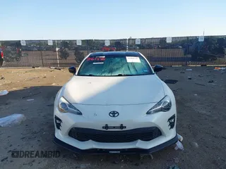 2017 Toyota 86 z VIN JF1ZNAA1XH8707535, wystawiony jako IAAI lot #41969546 z przebiegiem 85 468 mil mil oraz . Historia ofert i sprzedaży dostępna na DreamBid. Obrazek 12.