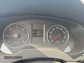 2014 Volkswagen Jetta TDI w/Premium/Nav z VIN 3VWLL7AJ8EM284760, wystawiony jako Copart lot #56986005 z przebiegiem 48 253 mil mil oraz Szkoda całkowita • Salvage title. Historia ofert i sprzedaży dostępna na DreamBid. Obrazek 9.