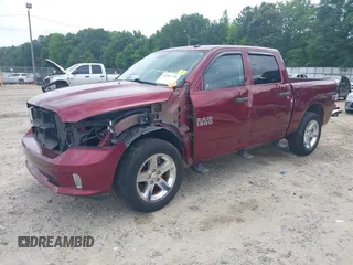 2018 Ram 1500 Express z VIN 3C6RR6KGXJG234449, wystawiony jako IAAI lot #42281120 z przebiegiem 72 896 mil mil oraz . Historia ofert i sprzedaży dostępna na DreamBid. Obrazek 2.