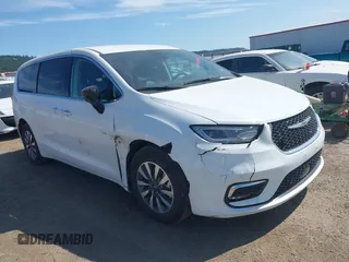 2024 Chrysler Pacifica Hybrid Select z VIN 2C4RC1S71RR174452, wystawiony jako IAAI lot #42402530 z przebiegiem 45 560 mil mil oraz . Historia ofert i sprzedaży dostępna na DreamBid. Obrazek 1.