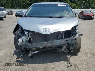 2017 Toyota Sienna XLE Auto Access Seat with VIN 5TDYZ3DC2HS815159, listed as a Copart auction lot 63634705 with 121,594 mi miles and Salvage title. Bid and sale history available at DreamBid. Image 5.