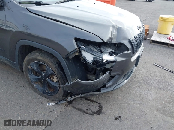 2021 Jeep Cherokee Latitude Plus z VIN 1C4PJMLB9MD140076, wystawiony jako IAAI lot #41998687 z przebiegiem 175 956 mil mil oraz . Historia ofert i sprzedaży dostępna na DreamBid. Obrazek 6.