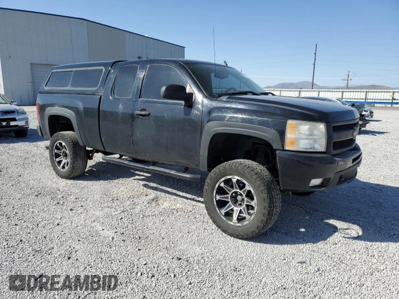 2011 Chevrolet Silverado 1500 LT with VIN 1GCRKSE30BZ401059, listed as a Copart auction lot 52354715 with 200,014 mi miles and Salvage Title. Bid and sale history available at DreamBid. Image 4.