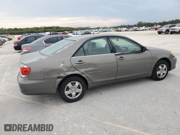 2006 Toyota Camry STD z VIN 4T1BE32K36U699650, wystawiony jako Copart lot #61942095 z przebiegiem 194 810 mil mil oraz Czysty tytuł • Clean title. Historia ofert i sprzedaży dostępna na DreamBid. Obrazek 3.