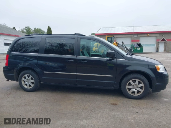 2010 Chrysler Town & Country Touring with VIN 2A4RR5D19AR170405, listed as a IAAI auction lot 42057496 with 195,211 mi miles. Bid and sale history available at carsss.com. Image 14.