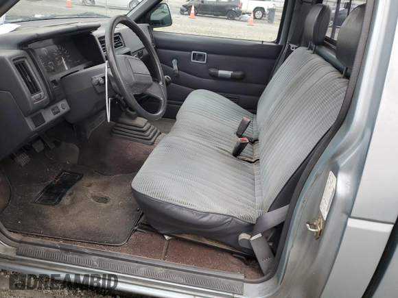 1993 Nissan Trucks 2WD with VIN 1N6SD11SXPC320628, listed as a Copart auction lot 44580255 with 294,222 mi miles and Salvage Title. Bid and sale history available at carsss.com. Image 7.