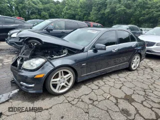 2012 Mercedes-Benz C 250 Sport z VIN WDDGF4HBXCA615122, wystawiony jako Copart lot #59189945 z przebiegiem 104 137 mil mil oraz Szkoda całkowita • Salvage title. Historia ofert i sprzedaży dostępna na DreamBid. Obrazek 1.