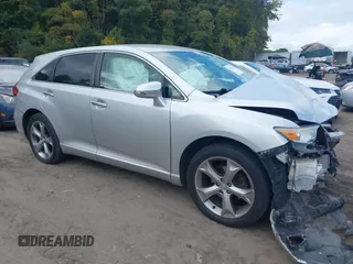 2013 Toyota Venza LE with VIN 4T3BK3BB1DU080705, listed as a IAAI auction lot 40432989 with 111,218 mi miles. Bid and sale history available at carsss.com. Image 1.