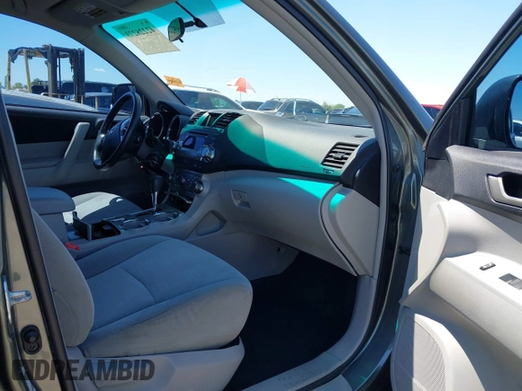 2012 Toyota Highlander with VIN 5TDBK3EHXCS130906, listed as a IAAI auction lot 42228273 with 89,749 mi miles and . Bid and sale history available at DreamBid. Image 5.