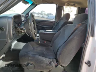 2000 GMC New Sierra 1500 SL with VIN 2GTEC19V8Y1256680, listed as a Copart auction lot 81105434 with 211,162 mi miles and Salvage Title. Bid and sale history available at carsss.com. Image 7.