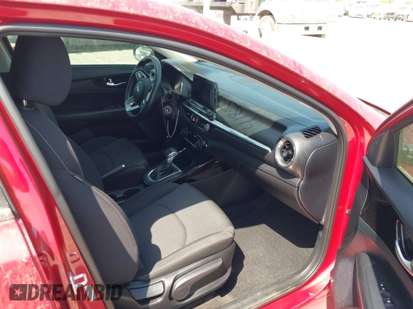 2019 Kia Forte S with VIN 3KPF34AD8KE028617, listed as a IAAI auction lot 41857642 with 101,171 mi miles. Bid and sale history available at carsss.com. Image 5.
