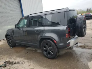 2024 Land Rover Defender S z VIN SALEJ7EX4R2273499, wystawiony jako Copart lot #56579065 z przebiegiem 7 654 mil mil oraz Szkoda całkowita • Salvage title. Historia ofert i sprzedaży dostępna na DreamBid. Obrazek 2.