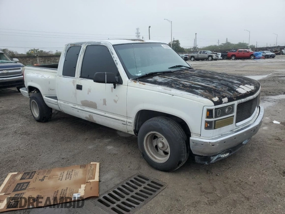 1998 GMC Sierra 1500 with VIN 2GDEC19R3W1562357, listed as a Copart auction lot 42298055 with 232,232 mi miles and Clean Title. Bid and sale history available at DreamBid. Image 4.