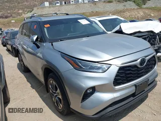 2021 Toyota Highlander XLE with VIN 5TDGZRAH2MS533628, listed as a IAAI auction lot 42152148 with 46,571 mi miles and . Bid and sale history available at DreamBid. Image 1.