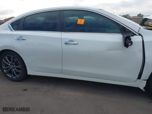 2018 Nissan Altima 2.5 SL with VIN 1N4AL3AP2JC294435, listed as a IAAI auction lot 41555669 with 101,962 mi miles. Bid and sale history available at carsss.com. Image 13.