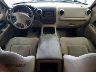 2003 Ford Expedition Special Service z VIN 1FMPU16L93LB57678, wystawiony jako Copart lot #44445405 z przebiegiem 287 781 mil mil oraz Szkoda całkowita • Salvage title. Historia ofert i sprzedaży dostępna na DreamBid. Obrazek 8.