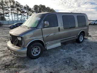 2002 GMC Savana with VIN 1GDFG15R821213080, listed as a Copart auction lot 83454614 with 217,494 mi miles and Salvage Title. Bid and sale history available at carsss.com. Image 1.