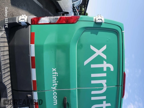 2015 Ford Transit Cargo z VIN 1FTNR1ZM8FKA45398, wystawiony jako IAAI lot #42521006 z przebiegiem 111 526 mil mil oraz . Historia ofert i sprzedaży dostępna na DreamBid. Obrazek 20.