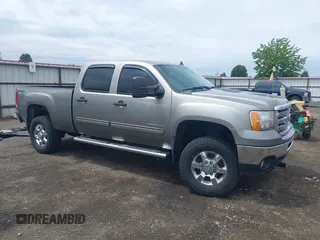 2012 GMC Sierra 2500HD SLE z VIN 1GT120C89CF164252, wystawiony jako IAAI lot #42293698 z przebiegiem Nie podano mil oraz . Historia ofert i sprzedaży dostępna na DreamBid. Obrazek 1.