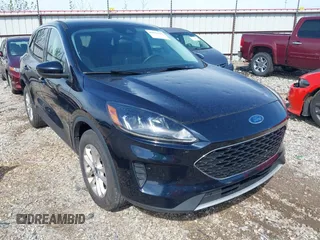 2021 Ford Escape SE z VIN 1FMCU9G67MUA39792, wystawiony jako IAAI lot #42091121 z przebiegiem 135 920 mil mil oraz . Historia ofert i sprzedaży dostępna na DreamBid. Obrazek 1.