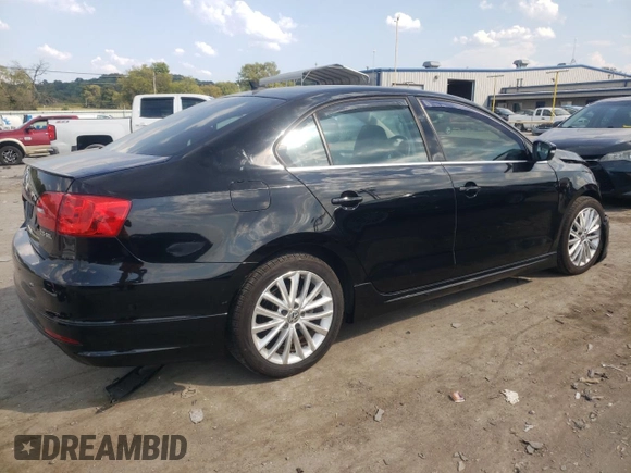 2013 Volkswagen Jetta SEL z VIN 3VWGX7AJ1DM400160, wystawiony jako Copart lot #69621884 z przebiegiem 135 059 mil mil oraz Szkoda całkowita • Salvage title. Historia ofert i sprzedaży dostępna na DreamBid. Obrazek 3.