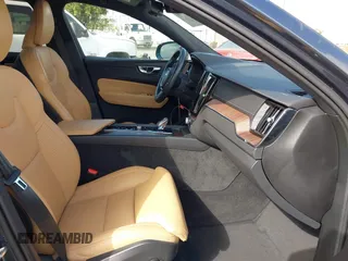 2021 Volvo XC60 Inscription Expression with VIN YV4BR0DL5M1820896, listed as a IAAI auction lot 42207370 with 58,670 mi miles and . Bid and sale history available at DreamBid. Image 5.