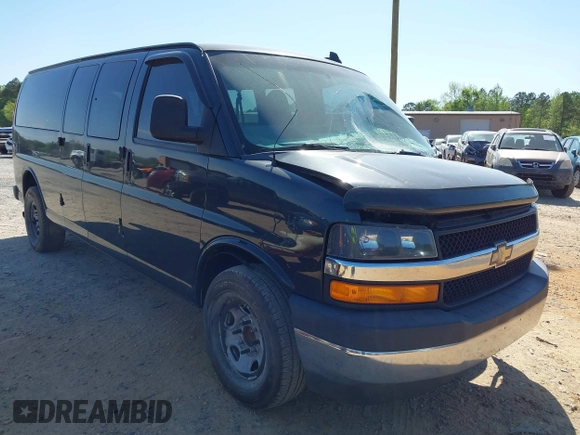 2017 Chevrolet Express Passenger LT z VIN 1GAZGPFGXH1166220, wystawiony jako IAAI lot #42018697 z przebiegiem 206 940 mil mil oraz . Historia ofert i sprzedaży dostępna na DreamBid. Obrazek 1.