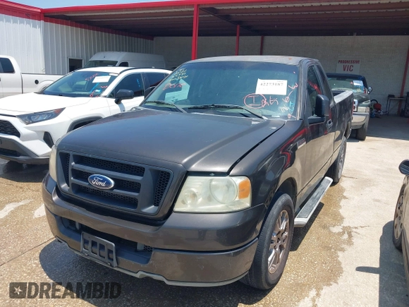 2005 Ford F-150 XL z VIN 1FTRF12W15KB89802, wystawiony jako IAAI lot #42273187 z przebiegiem 227 348 mil mil oraz . Historia ofert i sprzedaży dostępna na DreamBid. Obrazek 6.