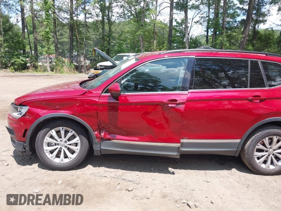 2018 Volkswagen Tiguan SEL with VIN 3VV3B7AX6JM073546, listed as a IAAI auction lot 42439602 with 97,109 mi miles and . Bid and sale history available at DreamBid. Image 6.