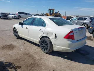 2010 Ford Fusion SE with VIN 3FAHP0HG4AR417693, listed as a IAAI auction lot 41650077 with 113,815 mi miles. Bid and sale history available at carsss.com. Image 3.