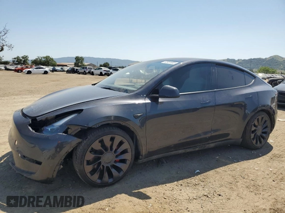 2024 Tesla Model Y Performance z VIN 7SAYGDEF0RF024089, wystawiony jako Copart lot #53981865 z przebiegiem Nie podano mil oraz Szkoda całkowita • Salvage title. Historia ofert i sprzedaży dostępna na DreamBid. Obrazek 1.
