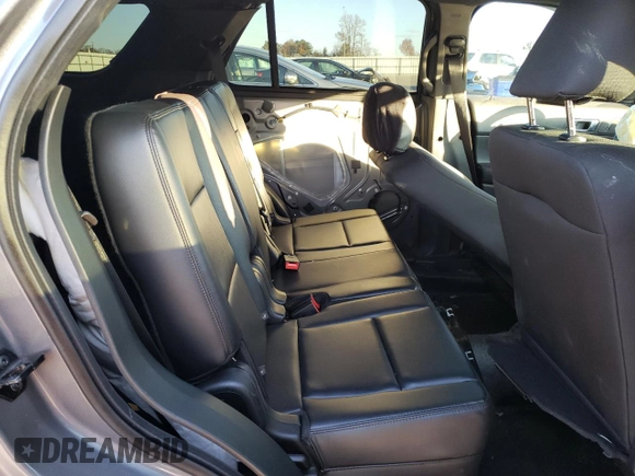 2018 Ford Police Interceptor Utility z VIN 1FM5K8AT7JGA57808, wystawiony jako Copart lot #82631264 z przebiegiem 123 019 mil mil oraz Szkoda całkowita • Salvage title. Historia ofert i sprzedaży dostępna na DreamBid. Obrazek 11.