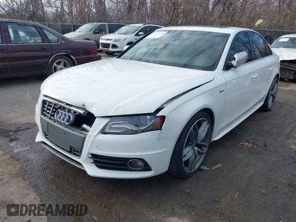 2010 Audi S4 Prestige z VIN WAUKGAFLXAA020826, wystawiony jako IAAI lot #41711179 z przebiegiem 122 108 mil mil oraz . Historia ofert i sprzedaży dostępna na DreamBid. Obrazek 17.