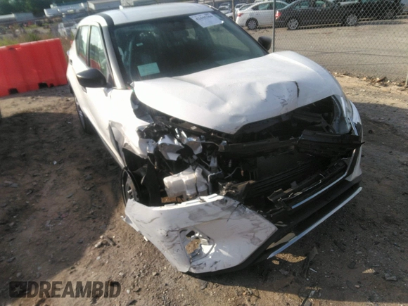 2022 Nissan Kicks S z VIN 3N1CP5BV7NL522054, wystawiony jako IAAI lot #42445264 z przebiegiem 42 648 mil mil oraz . Historia ofert i sprzedaży dostępna na DreamBid. Obrazek 6.