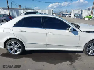 2013 Mercedes-Benz E-Class E 350 Luxury with VIN WDDHF5KB2DA721777, listed as a IAAI auction lot 41756226 with 128,954 mi miles. Bid and sale history available at carsss.com. Image 13.