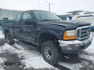 1999 Ford Super Duty F-250 XL with VIN 1FTNX21L1XED96507, listed as a IAAI auction lot 41614080 with 182,627 mi miles. Bid and sale history available at carsss.com. Image 1.