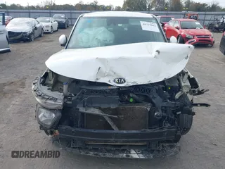 2020 Kia Soul S with VIN KNDJ23AU6L7735062, listed as a IAAI auction lot 40729662 with 100,546 mi miles and . Bid and sale history available at DreamBid. Image 6.
