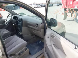 2002 Chrysler Voyager LX with VIN 1C8GJ45382B510897, listed as a IAAI auction lot 41829447 with 1 mi miles. Bid and sale history available at carsss.com. Image 5.
