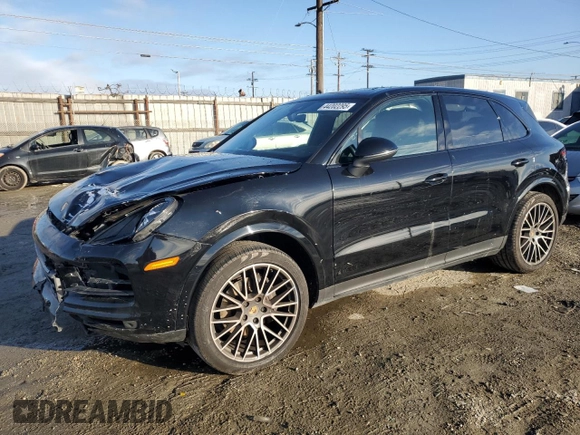 2020 Porsche Cayenne z VIN WP1AA2AY2LDA02538, wystawiony jako Copart lot #44202295 z przebiegiem 132 229 mil mil oraz Szkoda całkowita • Salvage title. Historia ofert i sprzedaży dostępna na DreamBid. Obrazek 1.