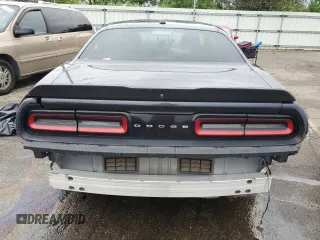 2019 Dodge Challenger SXT z VIN 2C3CDZAG6KH618377, wystawiony jako Copart lot #58764265 z przebiegiem 135 151 mil mil oraz Czysty tytuł • Clean title. Historia ofert i sprzedaży dostępna na DreamBid. Obrazek 6.