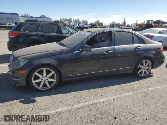 2012 Mercedes-Benz C 250 Sport z VIN WDDGF4HB9CR196617, wystawiony jako Copart lot #88819825 z przebiegiem Nie podano mil oraz Szkoda całkowita • Salvage title. Historia ofert i sprzedaży dostępna na DreamBid. Obrazek 1.
