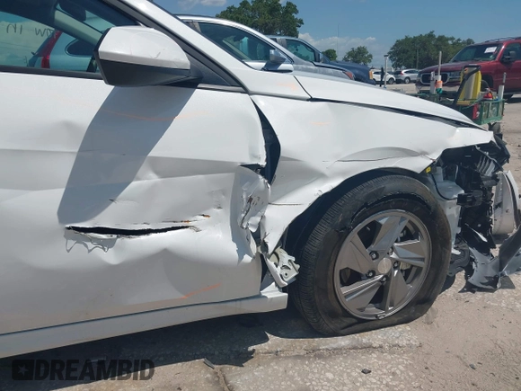 2025 Hyundai Elantra SE with VIN KMHLL4DG9SU861154, listed as a IAAI auction lot 42591870 with 7,070 mi miles and . Bid and sale history available at DreamBid. Image 21.