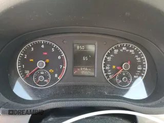 2014 Volkswagen Passat S z VIN 1VWAS7A37EC027201, wystawiony jako Copart lot #53064565 z przebiegiem 105 824 mil mil oraz Szkody całkowita. Historia ofert i sprzedaży dostępna na DreamBid. Obrazek 9.
