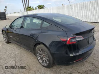 2023 Tesla Model 3 z VIN 5YJ3E1EA7PF460323, wystawiony jako Copart lot #44800265 z przebiegiem 47 702 mil mil oraz Nie do naprawy • Non repairable. Historia ofert i sprzedaży dostępna na DreamBid. Obrazek 2.