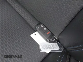 2025 Jeep Compass Latitude с VIN 3C4NJDBN5ST597722, выставлен на аукционе IAAI как лот 42499155 с пробегом 1 663 миль миль и . История ставок и продаж доступна на DreamBid. Изображение 11.