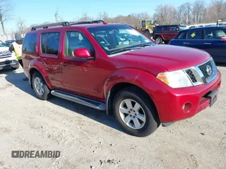 2008 Nissan Pathfinder S z VIN 5N1AR18B78C659222, wystawiony jako IAAI lot #41746178 z przebiegiem 113 532 mil mil oraz . Historia ofert i sprzedaży dostępna na DreamBid. Obrazek 1.