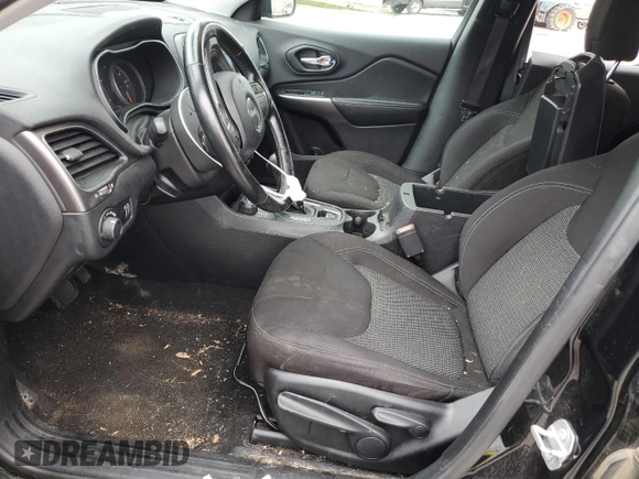 2020 Jeep Cherokee Latitude z VIN 1C4PJMCB5LD572730, wystawiony jako Copart lot #58380405 z przebiegiem 127 542 mil mil oraz Szkoda całkowita • Salvage title. Historia ofert i sprzedaży dostępna na DreamBid. Obrazek 7.