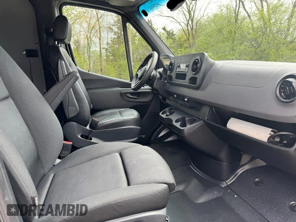 2020 Mercedes-Benz Sprinter Cargo Cargo with VIN W1W4EDHY3LT023378, listed as a Copart auction lot 56260055 with 485,694 mi miles and Clean Title. Bid and sale history available at DreamBid. Image 5.