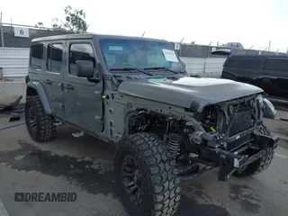 2020 Jeep Wrangler Unlimited Sahara с VIN 1C4HJXEN8LW203975, выставлен на аукционе IAAI как лот 42109259 с пробегом 51 799 миль миль и . История ставок и продаж доступна на DreamBid. Изображение 1.